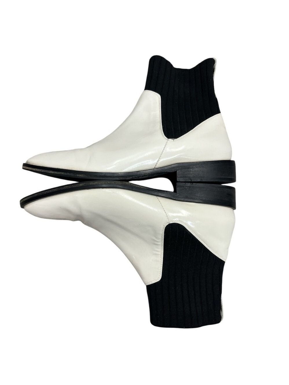 VINCE Perlow ivory patent leather black ribbed knit pull on flat Chelsea boot 7